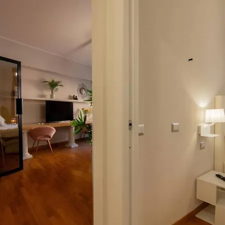 Apartment Home Baccina Rome